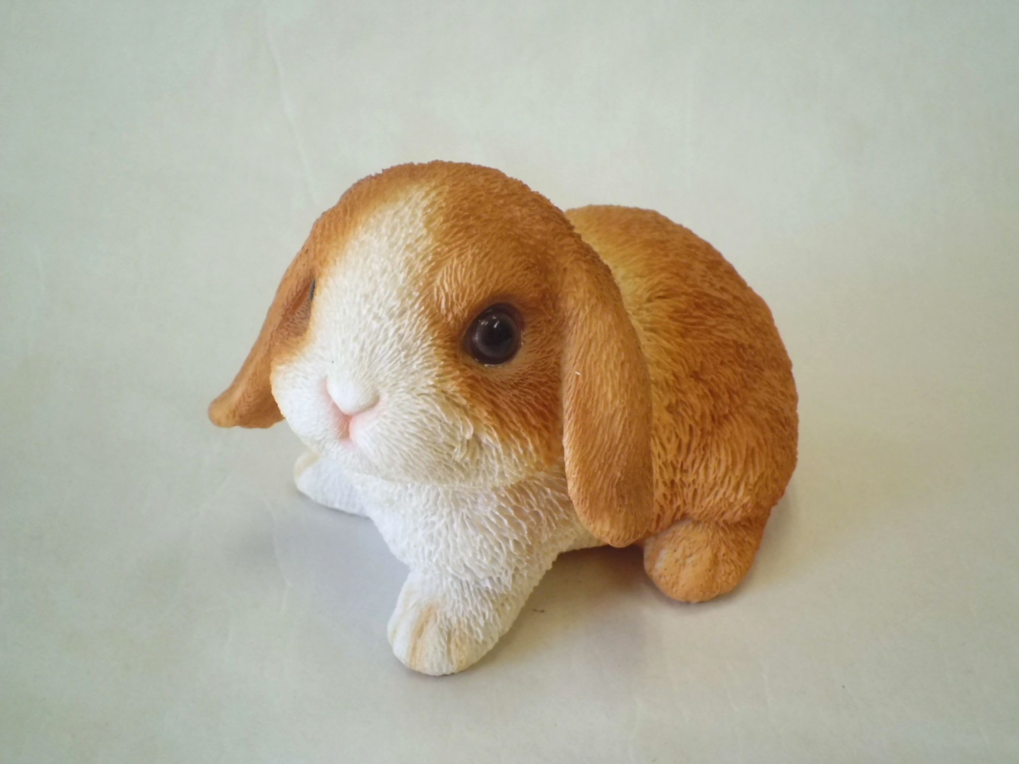 ガーデンマスコット たれ耳うさぎのラテ おすわり